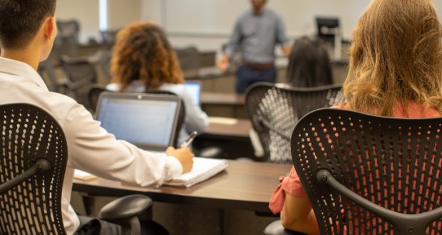 مدرسه فروش ایران آکادمی فروش ایران آکادمی بازاریابی و فروش دکتر علی خویه دکتر فروش آموزش مشاوره فروش drkhooyeh.ir و marketingdoctor.ir و doctorsales.ir